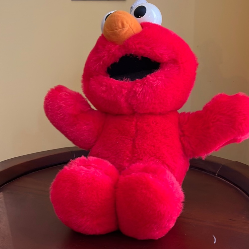 Tickle Me Elmo ~ NWOT